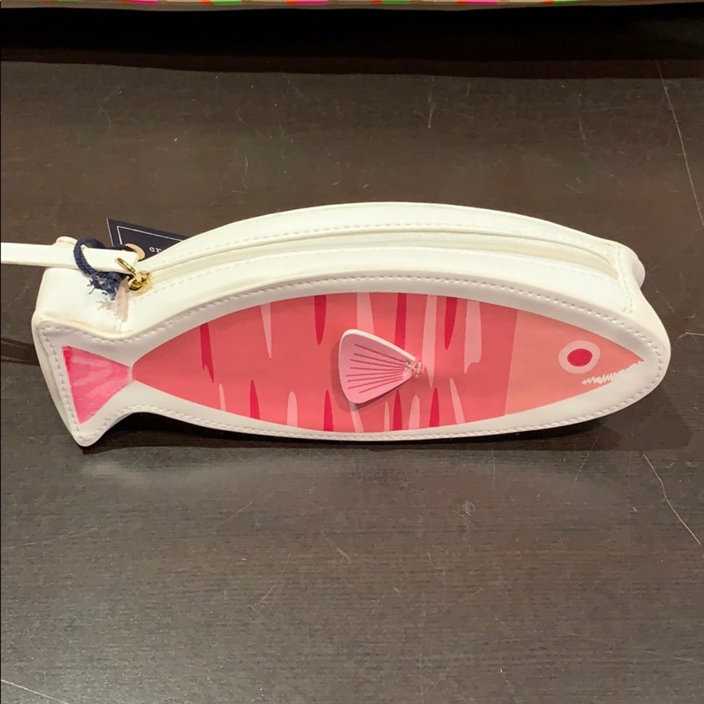 Fish pen case